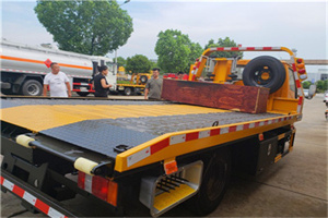 新都区附近拖车电话号码服务